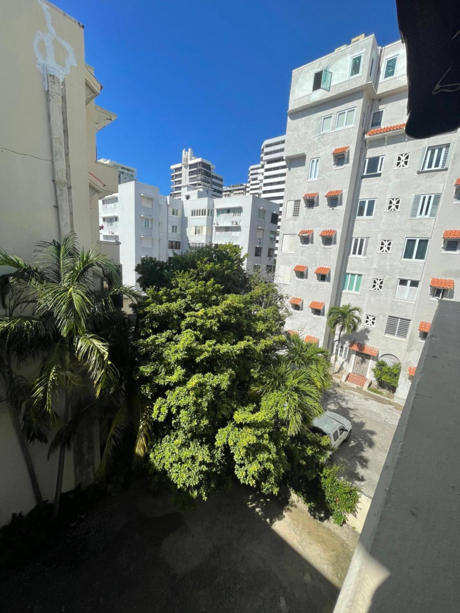 Fresh Tropical Colonial Style Walk-Up- Rooftop Terrace- Beach View San Juan Kültér fotó